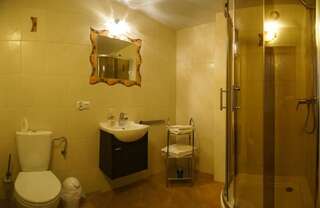 Фермерские дома Joga Leskowiec Андрыхув Трехместный номер эконом-класса с общей ванной комнатой-8